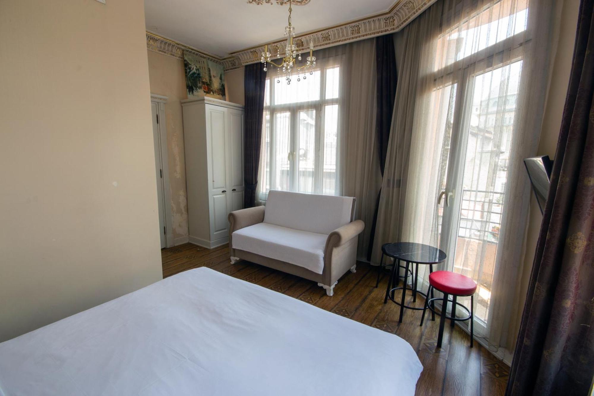 Iq Hotel — Photos 1